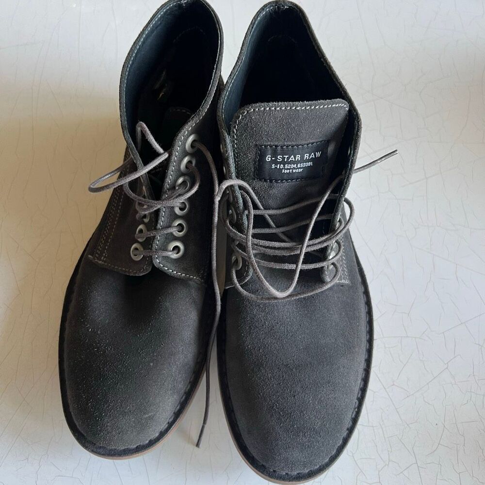 G-Star Raw suede chukka boots in a dark gray color